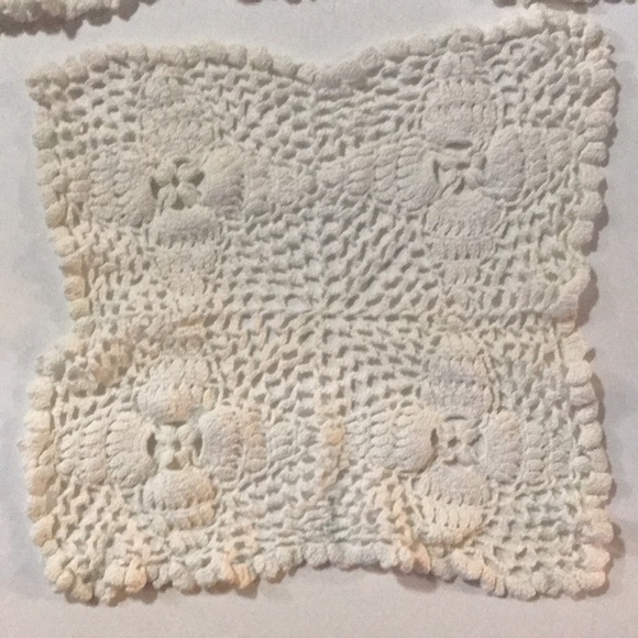 White Doily Place Mats - Vintage - Picture 3 of 12